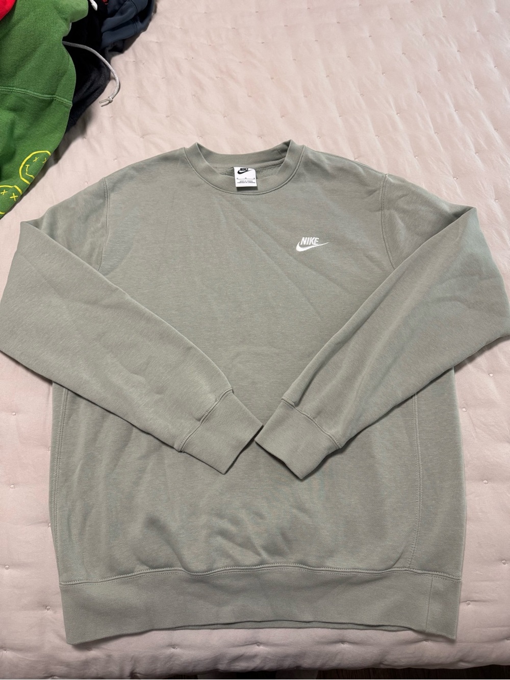 Nike Men’s Crewneck Sweatshirt - Light Sage Green